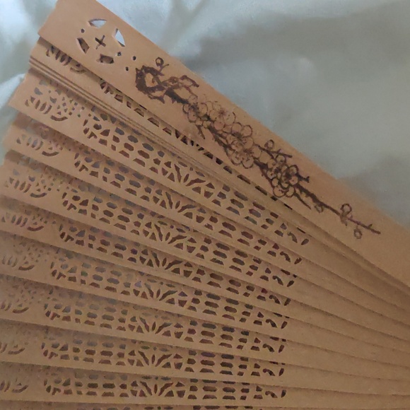 Asian wooden Fan - Picture 3 of 4